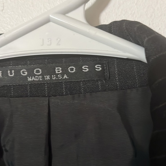 HUGO BOSS Men's Black Pinstripe Blazer ACCEPTING OFFERS Size 38R - Picture 6 of 9